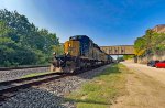 CSX 4062 leads L321.